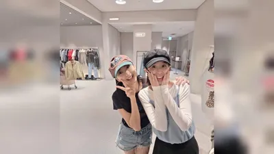 SHIN JI, accidental meeting with SISTAR's Bora while shopping... reveals affectionate proof shot