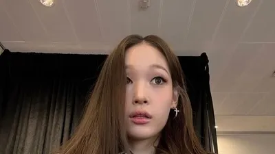 Shinsegae's granddaughter Annie draws attention from netizens with fashion selfies on SNS
