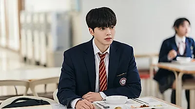'Four Hands, Two Sonatas' Premiere: Song Kang and Lee Jun-young Tease Polar Opposite School Lives