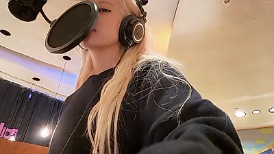Rosé's close-up photos released in New York become a hot topic... porcelain skin draws attention