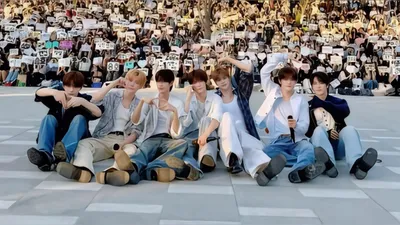 CLOSE YOUR EYES，在30日回歸前於望原進行驚喜街頭表演