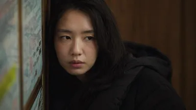 Ahn Eun-jin delivers desperate breakup acting after ending a 10-year relationship in 'A Love Other Than Yours'