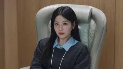 Jo Aram makes a powerful first appearance as the confident office worker Park Su-ah in ‘A Love Other Than Yours’