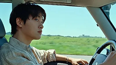Doh Kyung-soo on the chart resurgence of 'Popcorn', which gained popularity as a wedding…