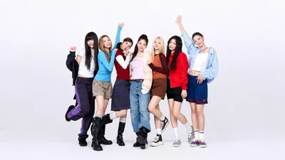 Group TUIDE Selected as KT iPhone Advertising Models Just 3 Weeks After Debut