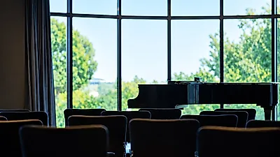 マイクなしの生々しい響き、48席規模のORIGINDOORで楽しむコ・ヨンヨルのアコースティック公演