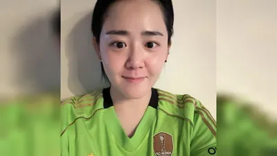 Moon Geun-young winks in soccer uniform... ageless beauty at 39
