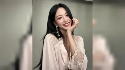 Han Ye Seul's pregnancy rumors sparked by parenting webtoon... Agency says "groundless"