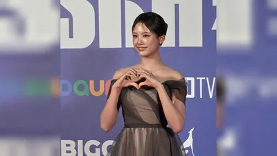 Lee Dong-gook's eldest daughter Jaesi shows off mature atmosphere at awards ceremony