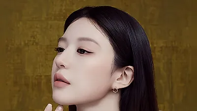 Go Youn Jung Reveals Alluring Autumn Styling in DIDIER DUBOT 26 FW Campaign