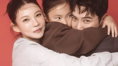 Joo Sang-wook and Cha Ye-ryun reveal daughter In-a for the first time... captured together in family pictorial