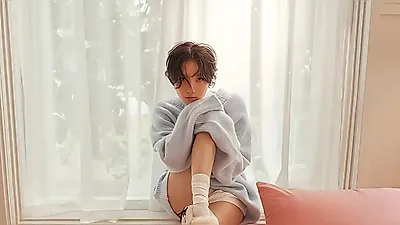 Crocs Unveils ‘Make it Cozy’ Campaign with HWASA