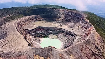 KBS Walk Expedition explores El Salvador's volcanoes and traditional festivals