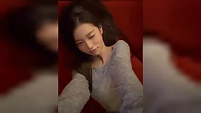 Jang Won-young reveals photos of her Hannam-dong home... Dune sofa worth over 200 million won catches the eye