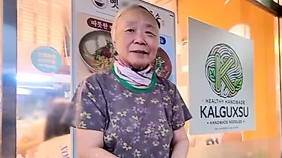 Gwangmyeong's 40-Year Hand-Cut Noodles and 3rd Generation Native Bee Master, Masters of Living on October 12