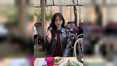 Heart Signal 4's Kim Ji-young shares autumn updates three months after childbirth