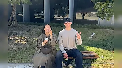 Yoon Seung-ah reveals exhibition date with Kim Mu-yeol... a short outing before picking up their son from daycare