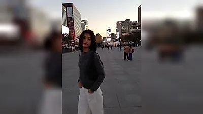 Kim Do-yeon shares autumn city photos following Busan International Film Festival appearance
