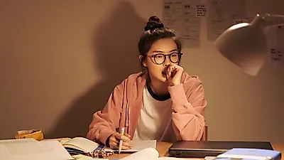电影《大学修学能力考试，命题的秘密》公开8张剧照
